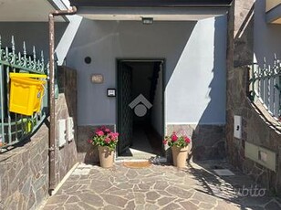 4 LOCALI A SANTO STEFANO DEL SOLE