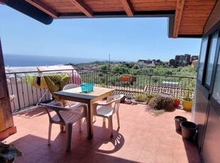 Acireale con terrazza e vista mare