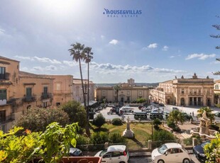 Appartamento in Vendita a Noto Noto - Centro