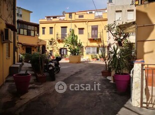 Appartamento in Vendita in Piazza Acquasanta 8 a Palermo