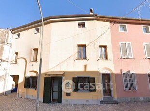 Appartamento in Vendita in Strada Provinciale 2 Vicarese 401 a San Giuliano Terme