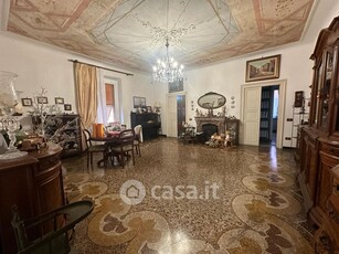 Appartamento in Vendita in Via Antonio Cantore a Genova