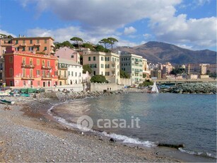 Appartamento in Vendita in Via Bartolomeo Chighizola a Genova