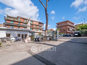 Appartamento in Vendita in Via Baveno a Roma
