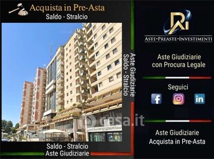 Appartamento in Vendita in Via Camillo Rosalba 47 j a Bari