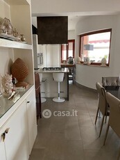 Appartamento in Vendita in Via Carentino a Roma