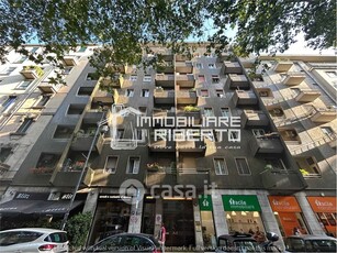 Appartamento in Vendita in Via Cenisio 3 a Milano