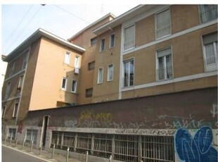 Appartamento in Vendita in Via Cerano 8 a Milano
