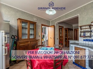 Appartamento in Vendita in Via dei Frati Minori 24 a Palermo