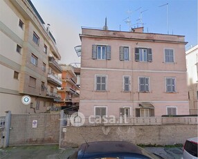 Appartamento in Vendita in Via dei Glicini 34 a Roma