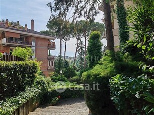 Appartamento in Vendita in Via del Fontanile Arenato a Roma