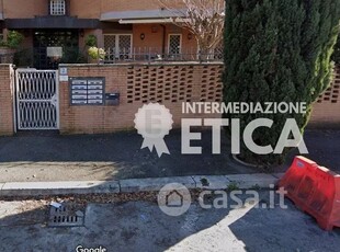 Appartamento in Vendita in Via della Fotografia 2 a Roma