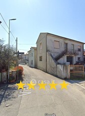 Appartamento in Vendita in Via della Pescaia a Buti