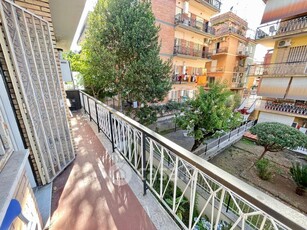 Appartamento in Vendita in Via delle Acacie a Roma