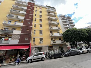 Appartamento in Vendita in Via Eugenio l'Emiro 8 a Palermo