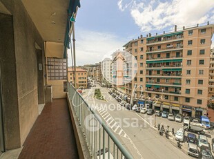 Appartamento in Vendita in Via Fereggiano 23 a Genova