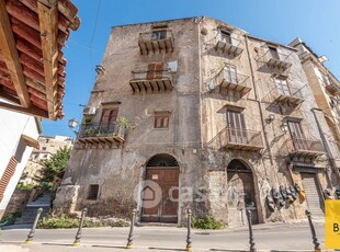 Appartamento in Vendita in Via Gioeni 1 a Palermo
