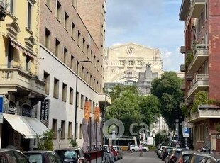 Appartamento in Vendita in Via Giulio Tarra a Milano