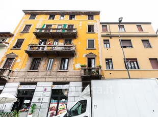 Appartamento in Vendita in Via Giuseppe Giacosa 6 a Milano
