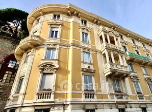 Appartamento in Vendita in Via Innocenzo Frugoni a Genova