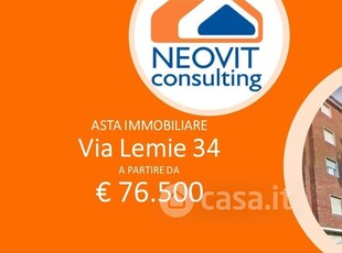 Appartamento in Vendita in Via Lemie 34 a Torino