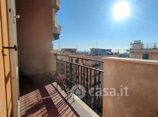 Appartamento in Vendita in Via Lodovico Calda a Genova