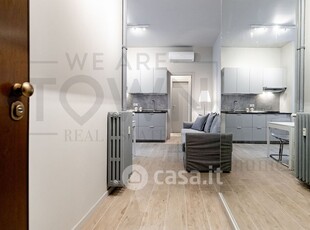 Appartamento in Vendita in Via Lomellina 28 a Milano