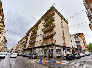 Appartamento in Vendita in Via Luigi Cibrario 69 a Torino