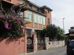 Appartamento in Vendita in Via Niscemi 109 a Roma