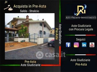 Appartamento in Vendita in Via Ollolai 73 a Roma