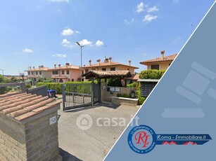Appartamento in Vendita in Via Pietro Ubaldo Angeletti 58 a Roma