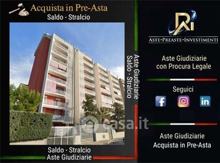 Appartamento in Vendita in Via Raffaele Perrone 6 a Bari