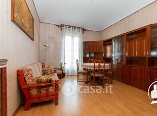 Appartamento in Vendita in Via Sagra San Michele 4 a Torino