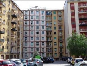 Appartamento in Vendita in Via Sebastiano la Franca 98 a Palermo