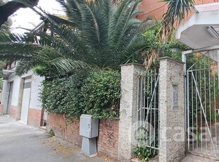 Appartamento in Vendita in Via Spluga 22 a Roma