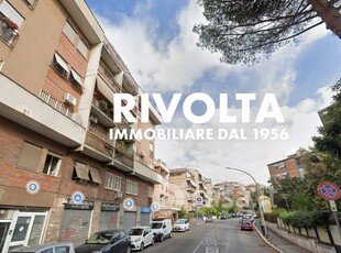 Appartamento in Vendita in Via Vincenzo Statella 64 a Roma