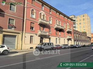 Appartamento in Vendita in Via Vittorio Veneto a Bologna