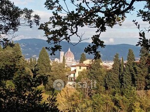 Appartamento in Vendita in Viale del Poggio Imperiale a Firenze