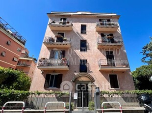 Appartamento in Vendita in Viale delle Gardenie 191 a Roma