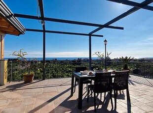 Appartamento in villa vista mare