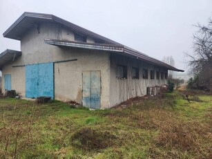 Capannone in Vendita a Ponte San Nicolò Zona Industriale