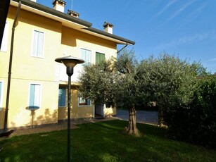 Casa Bi - Trifamiliare in Affitto a Vicenza Monte Crocetta