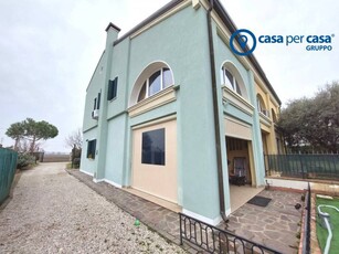 Casa Bi - Trifamiliare in Vendita a Adria Adria