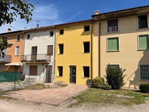 Casa Bi - Trifamiliare in Vendita a Arcole Gazzolo