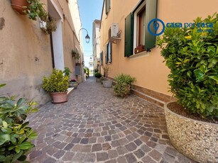 Casa Bi - Trifamiliare in Vendita a Ariano nel Polesine Ariano Nel Polesine - Centro