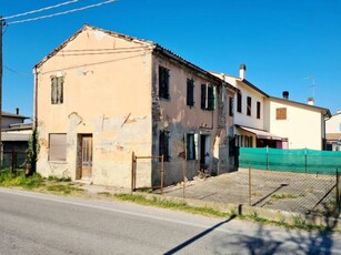 Casa Bi - Trifamiliare in Vendita a Carceri Carceri