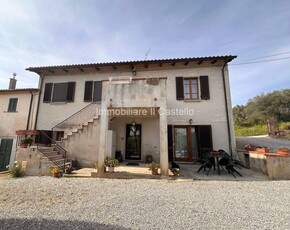 Casa Bi - Trifamiliare in Vendita a Castiglione del Lago Vaiano