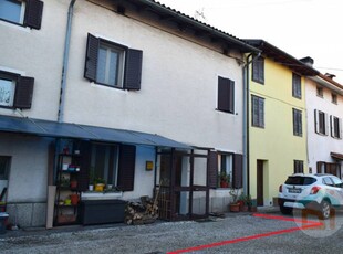 Casa Bi - Trifamiliare in Vendita a Farra d'Isonzo Farra d 'Isonzo