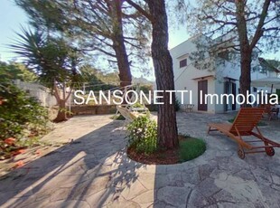 Casa Bi - Trifamiliare in Vendita a Fasano Selva di Fasano