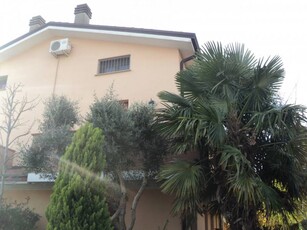 Casa Bi - Trifamiliare in Vendita a Lagosanto Lagosanto - Centro